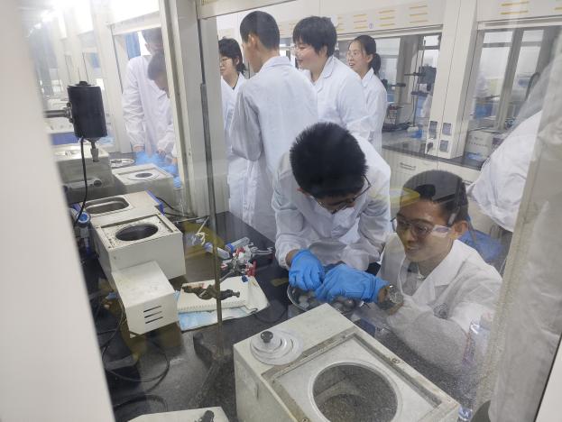 4379b2cf30e6d9193fd759d3300e026